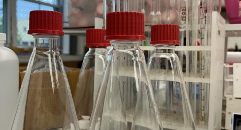 Quartz airtight flasks for PFAS testing