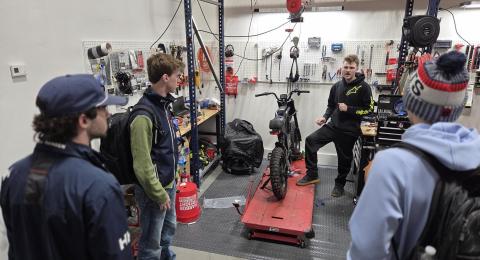 UNH students tour Radmoto in Portsmouth