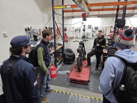 UNH students tour Radmoto in Portsmouth