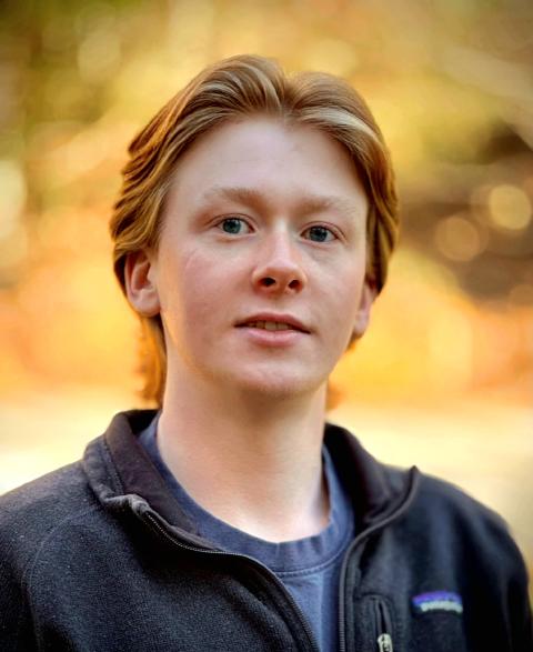 Headshot of UNH alumni Ian Moore